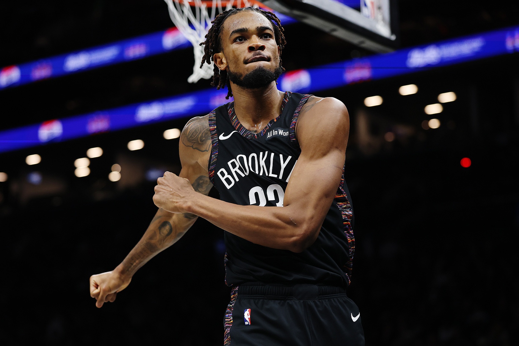 开云中国-克拉克斯顿场均13.1分7.5板4.0助1.4帽 篮板&amp;助攻在全队领跑